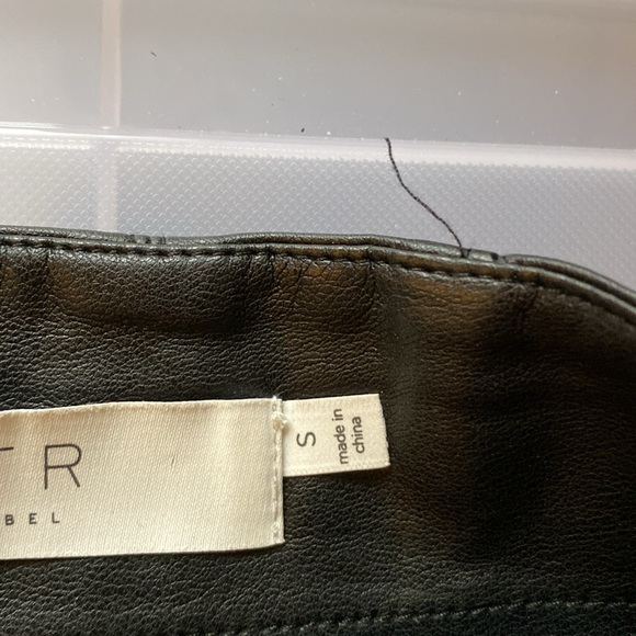 ASTR the Label vegan leather mini skirt - Picture 5 of 13